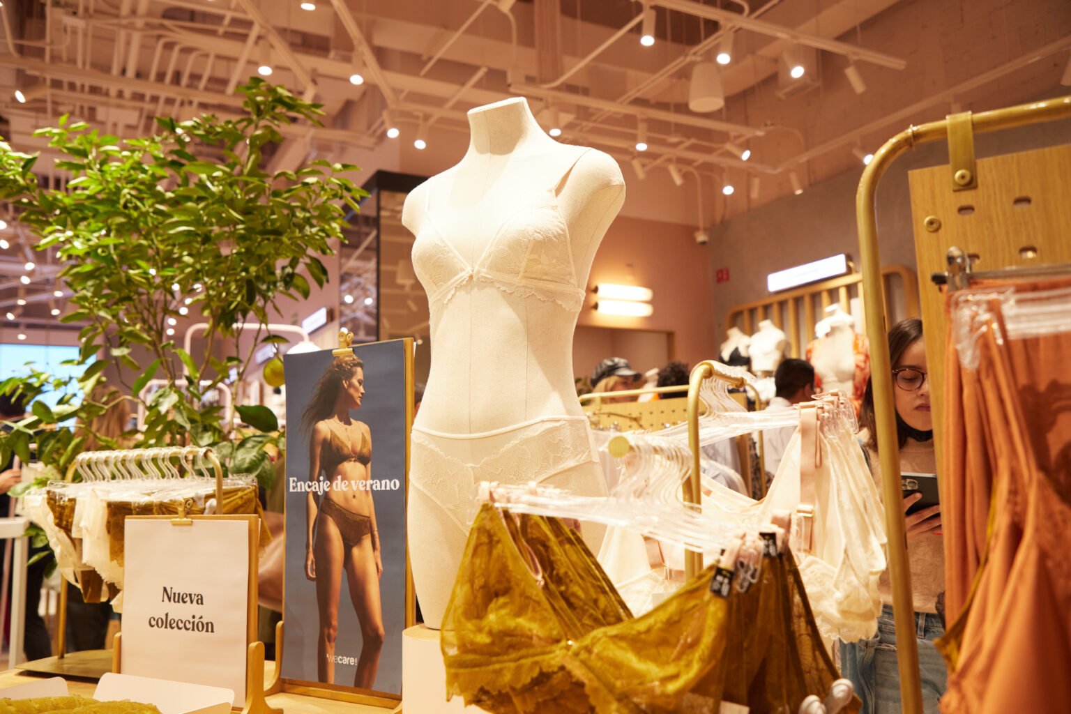 Diltex Etam Paris abre su primera boutique en México en joint venture con ...